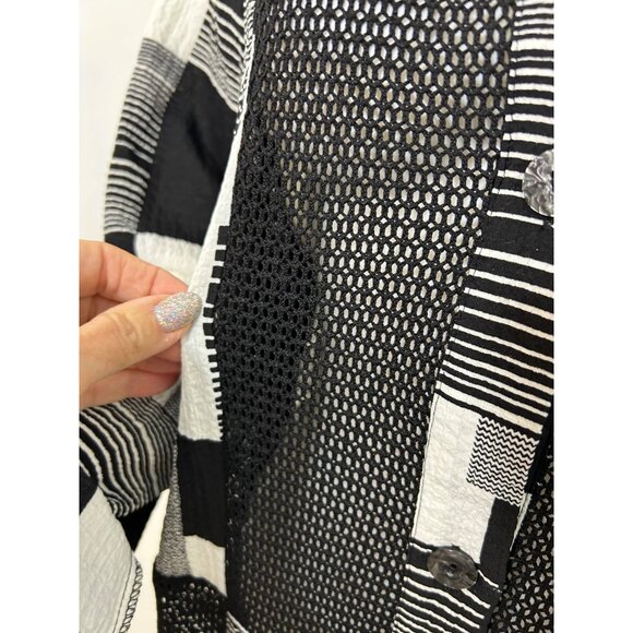 Damee Tunic Top XL Black White Checkered Mesh Inserts Collar Long Sleeve Button - Picture 15 of 16